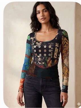 Save The Queen,Mixed-Print.Multi color and button detail in front.Made in Italy.